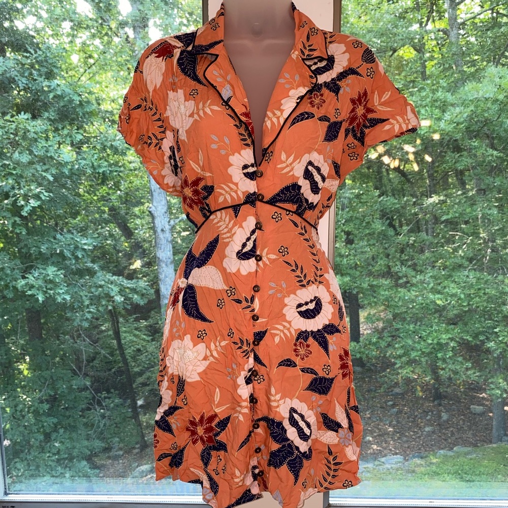 Orange dress with amazing flowers